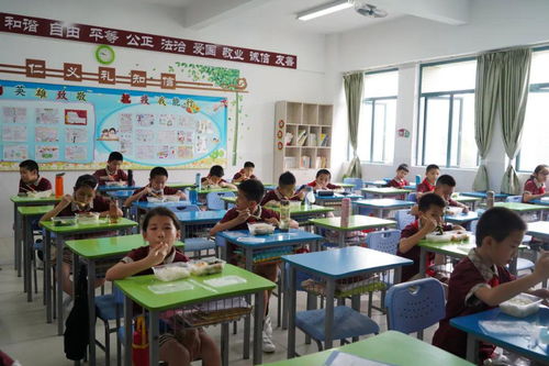 校内托管人数大增 珠海小学生第一天午餐大曝光